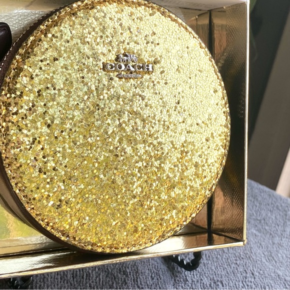 Coach Wizard of Oz NWT round gold glitter coin purse bag charm key fob - Picture 5 of 15